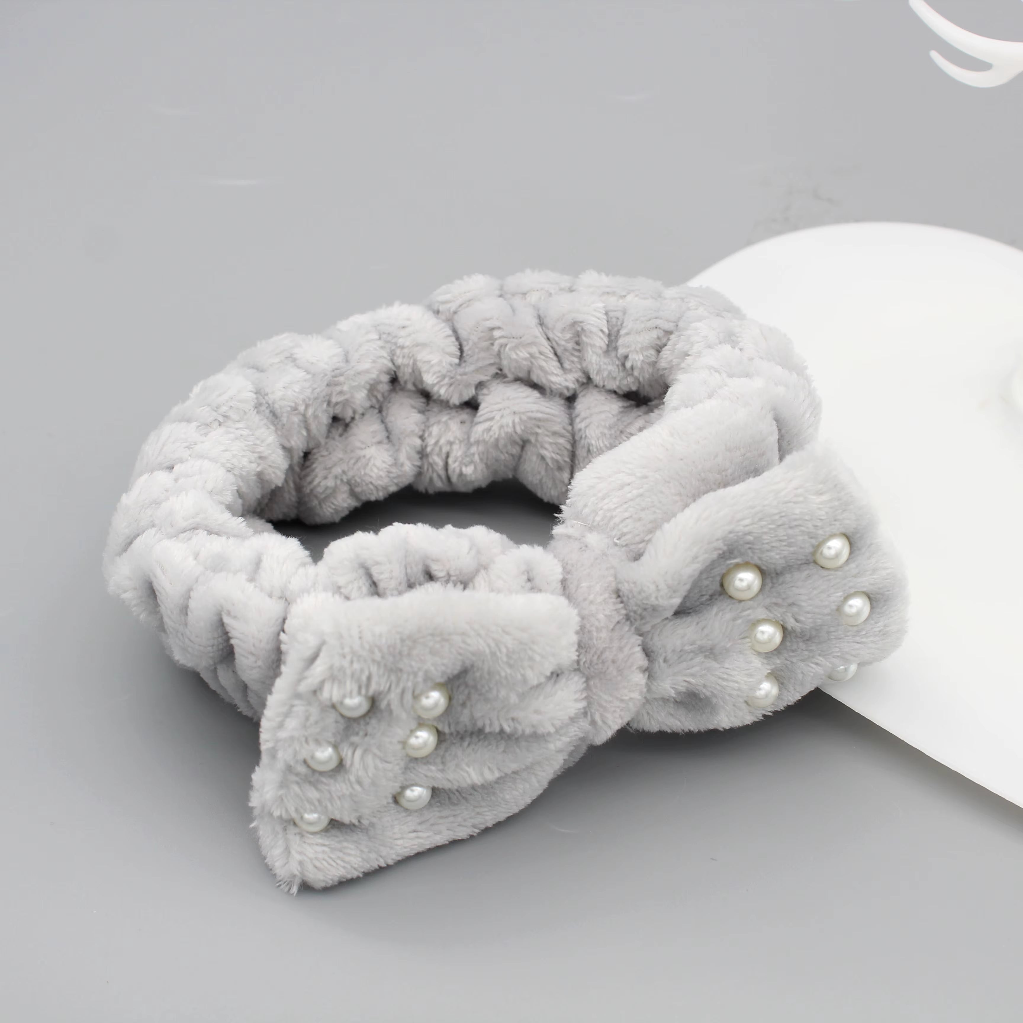 Diadema Spa Suave con Moño y Perlas